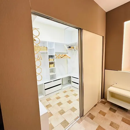 Spacious 3br For 8 With 2 Balconies Lägenhet