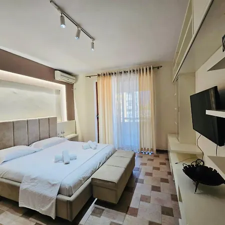Spacious 3Br Apartment For 8 With 2 Balconies