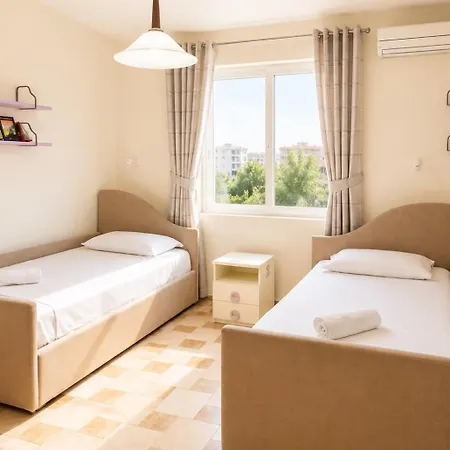 Spacious 3br For 8 With 2 Balconies Lägenhet *