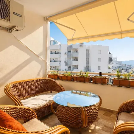 Spacious 3br For 8 With 2 Balconies Lägenhet